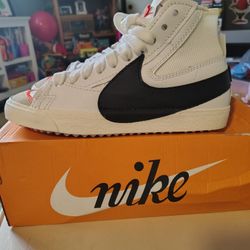 NIKE BLAZER MIDS - JUMBO