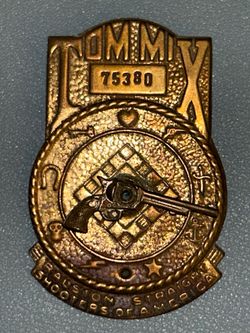 ANTIQUE VINTAGE  1941 TOM MIX STRAIGHT SHOOTER SIX-GUN DECODER BADGE RALSTON  STRAIGHT SHOOTERS OF AMERICA