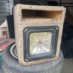 Kicker Sub & Kenwood Amp