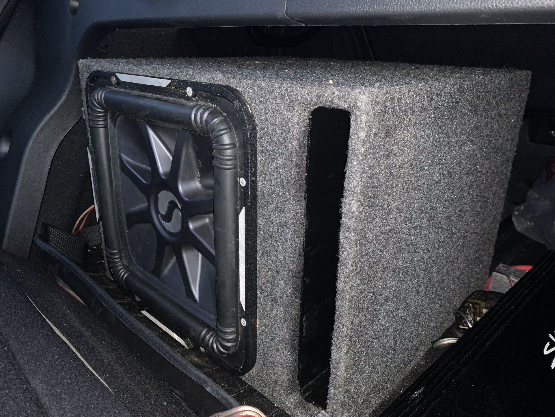 Kicker L7 12” With Ported Enclosure 