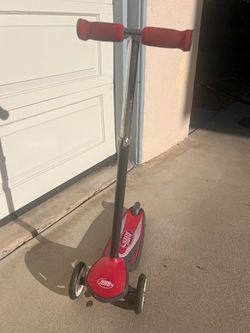 Radio Flyer scooter