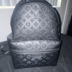 Louis Vuitton BookBag 