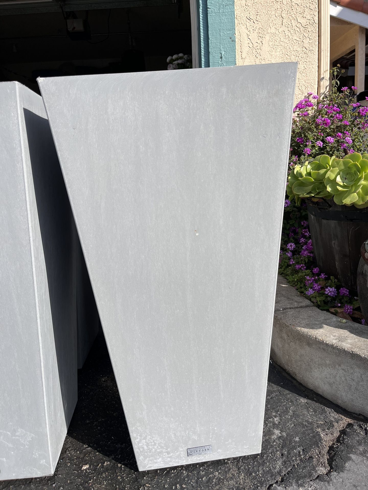 VERADEK PLANTERS 30 IN. MADE IN CANADA 