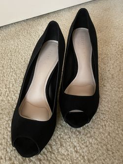 Women’s Suede Pumps