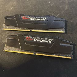 G.SKILL RipjawsV Series DDR4 RAM (XMP) 32GB (2x16GB) 3200MT/s CL16-18-18-38 1.35V Intel AMD Desktop Computer Memory U-DIMM - Black (F4-3200C16D-32GVK)