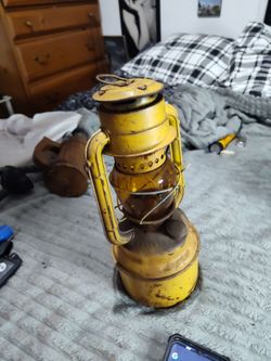 Vintage Chalwyn Tropic Special hurricane lantern