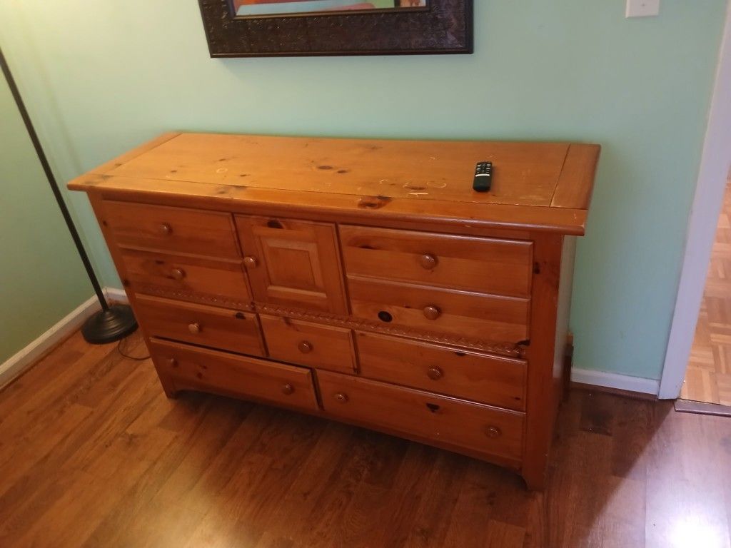 Dresser
