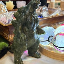 Natural Green Jade Godzilla Inspired Carving Statue Colle Tú le 