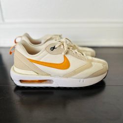 Nike Air Max Dawn Phantom Womens Size 9