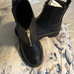 Beautiful Girl Boots, Size 2 USA, Mexico Size 21