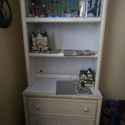 White DRESSER/SHELVES
