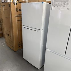 ELEMENT 17.6 CUBIC FEET REFRIGERATOR 