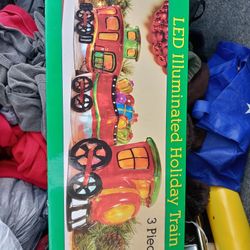 Glass 3-piece Train Decoration For Christmas Online Sells For $69 Used