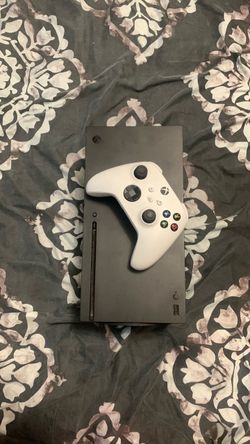 X BOX SERIES X COMES WITH ONE CONTROLLER