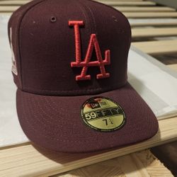 LA DODGERS Sweet Hearts Collection Fitted Hat 7 1/4