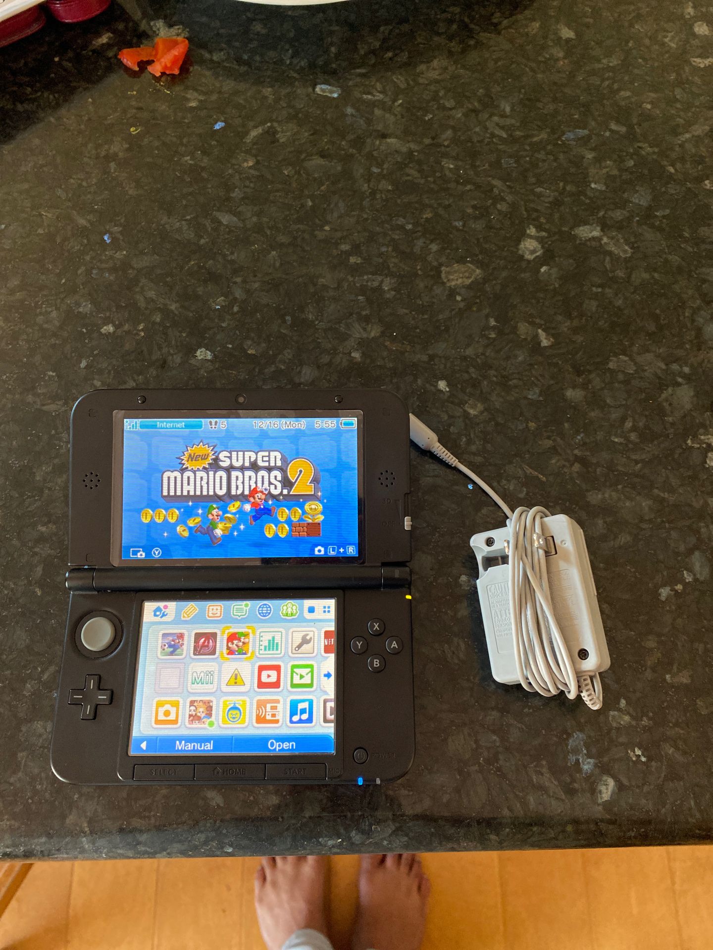 Nintendo 3Ds XL bundle (three games)