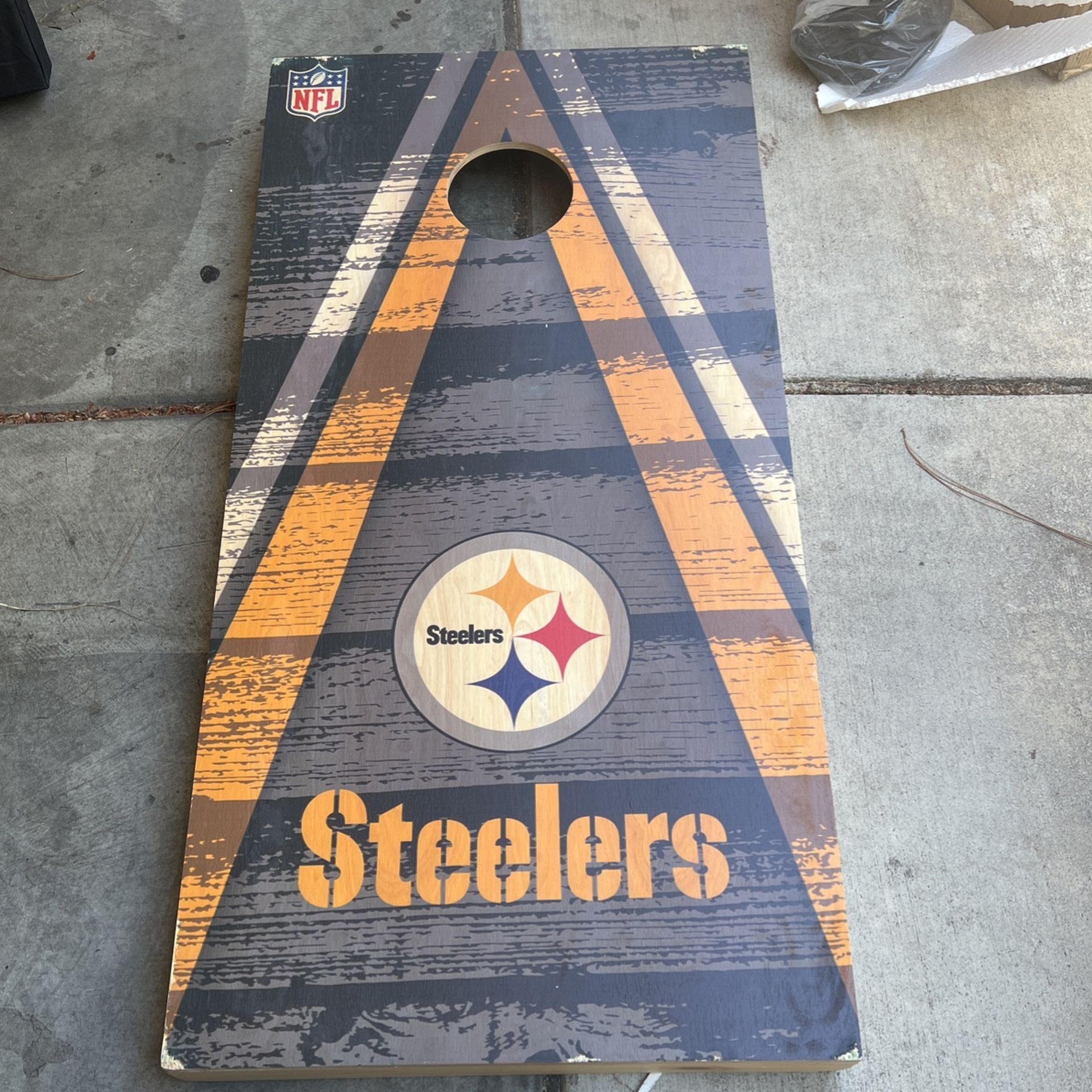 Pittsburgh Steelers 2' x 4' Vintage Regulation Cornhole Board Set