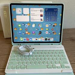 iPad Pro 12.9” (2020 model) 4th Generation 512GB with  keyboard case and pen & Accessories