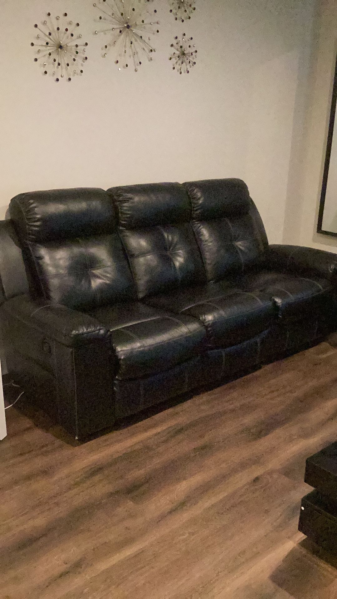 Sofa loveseat recliner