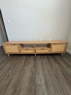 Entertainment Table