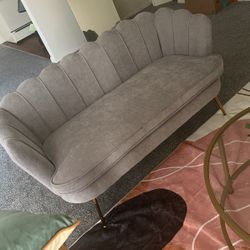Loveseat 