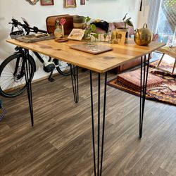 Standing/Bar-Height Desk