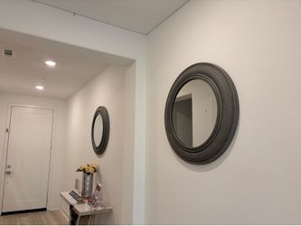 MOVING SALE CORONA 3 CIRCLE MIRROR DECORATION
