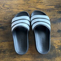 Adidas cloud foam sliders size 5 brand new
