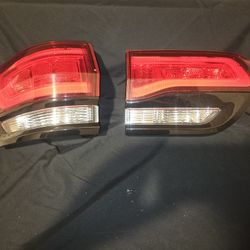 Left Rear Inner/outer Tail Lights