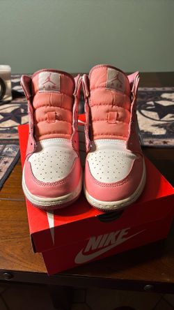 Air Jordan 1 Mid GS “Valentines Day” 2023