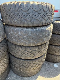 Vendo 285/75/R18 las 4 llantas Goodyear las 4 por $220