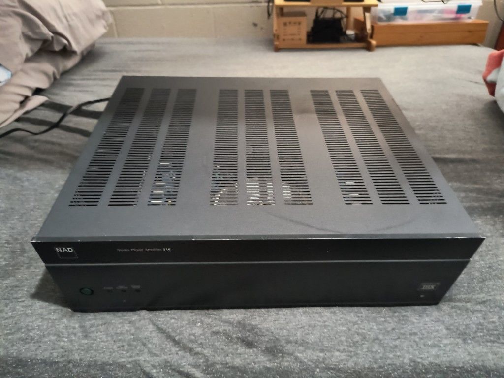 NAD Model 216 Stereo Power Amplifier