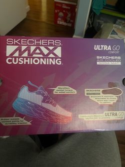 NIB Women's Skechers Max Cushioning Elite 2.0 Sneakers - Size 10 (White/Silver)
