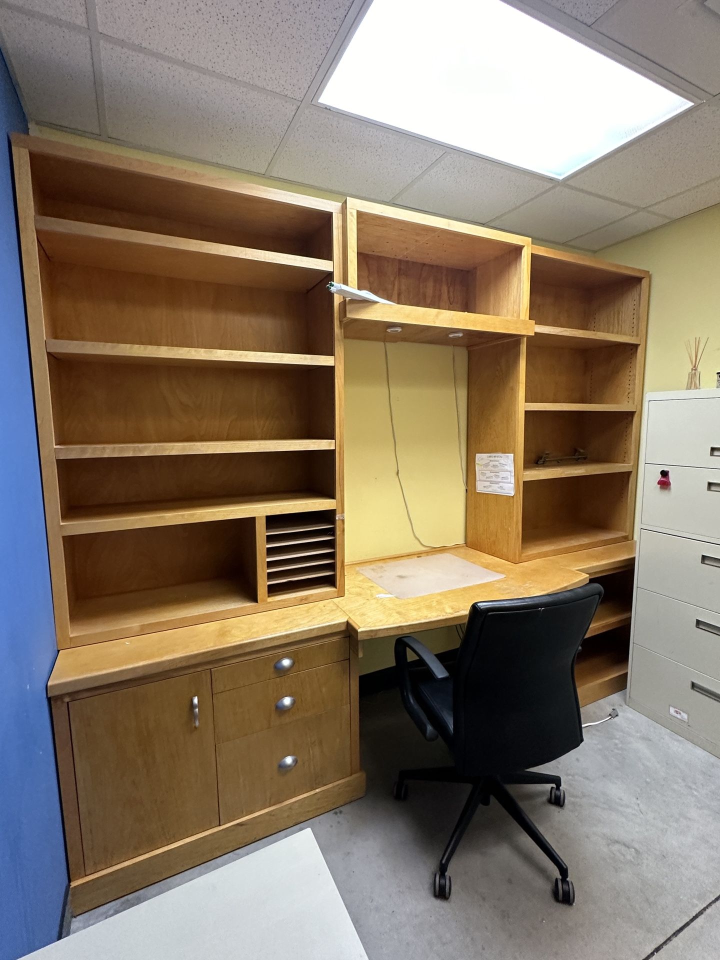 Free Office Furniture for Sale in Hialeah, FL OfferUp