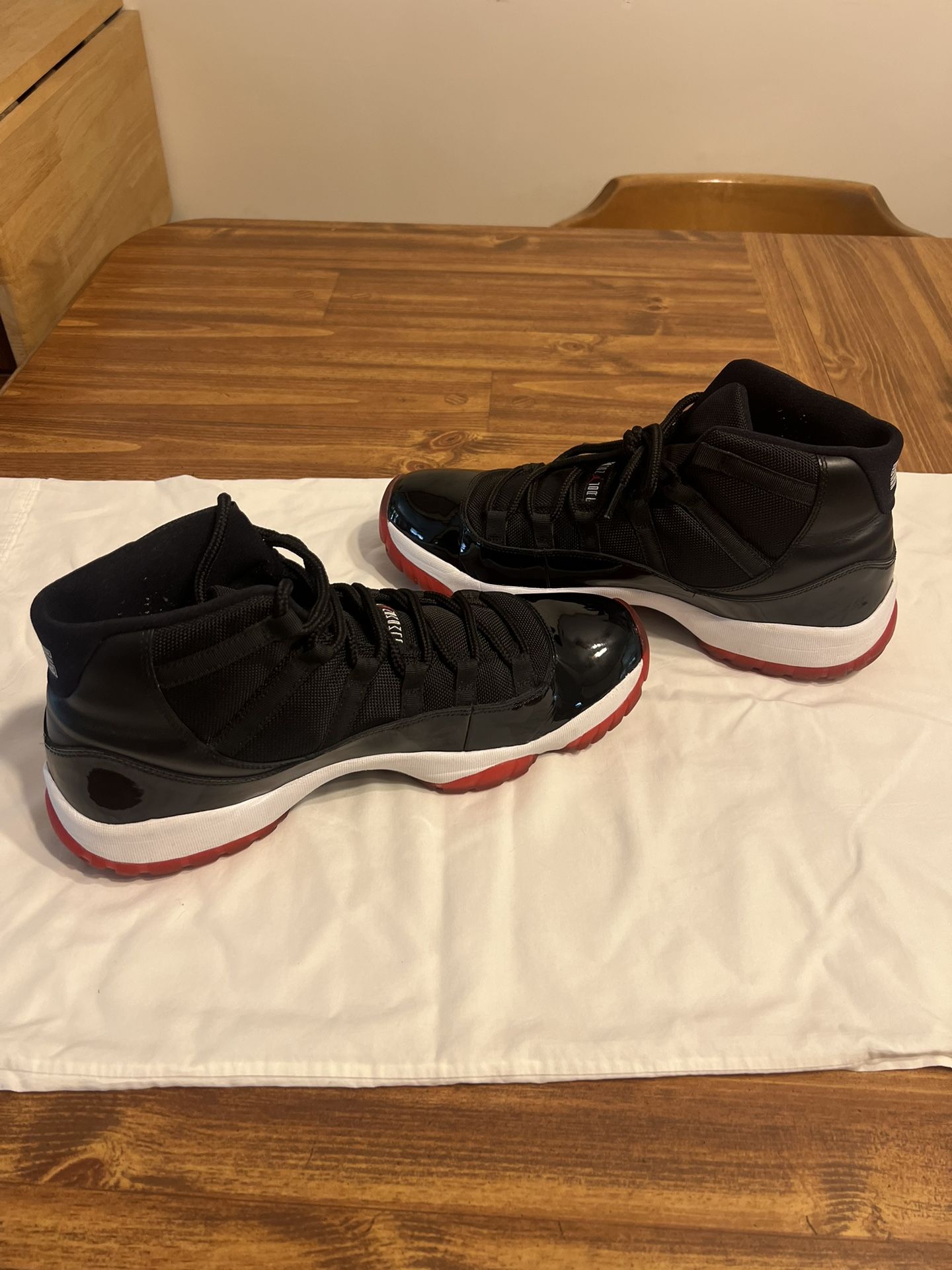 Air Jordan 11 Retro Bred 378037-010 Men's Black/Red/White Athletic 2012 Size 14