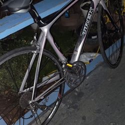 Trek Madone , Oclv Carbon Fiber 5.1