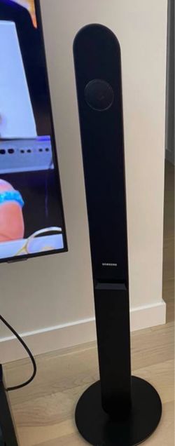 2 floor speakers