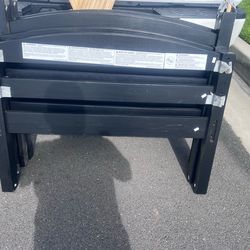 Twin bunk bed like new