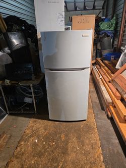 FRIGIDAIRE APT SIZE REFER 