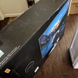 Monitor 43” 4K!!  Dell UltraSharp USB-C READ DESCRIPTION PICK UP ONLY NO TRADE 👉FIRM ON PRICE👈 💲550 ONLY CASH 💷 