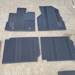 2009-17 Chevy Equinox Factory Rubber Floor Mats 