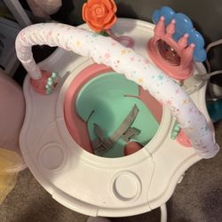  Bright Starts Disney Princess SuperSeat, Fun Baby Seat for Sitting Up, Playtime, and Meals, Ages 4 Months to 4 Years, Pink