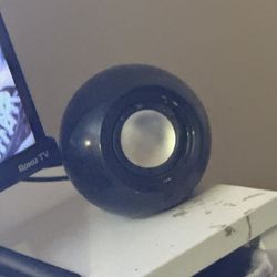 Boom speaker with two mini speakers