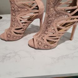 Shoes Sz 7