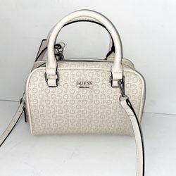 New GUESS Purse NWOT Pouch Bag Satchel Crossbody Light Beige White