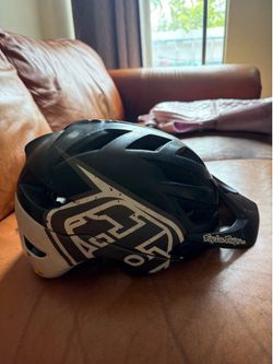 Troylee helmet