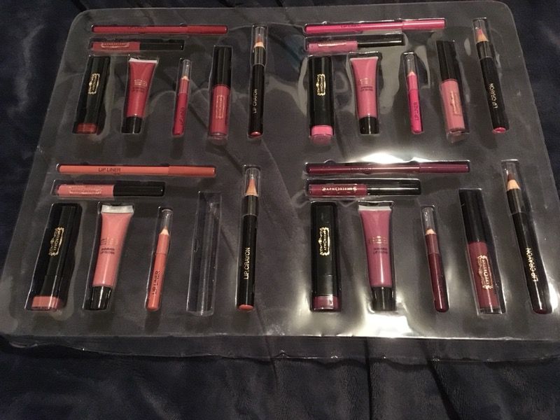 CHANEL 4 Pcs Lipstick for Sale in Lancaster, CA - OfferUp