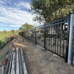 STEEL FENCE AND GATES - WROUGHT IRON/METAL FENCE 