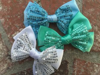 Sparkly bows