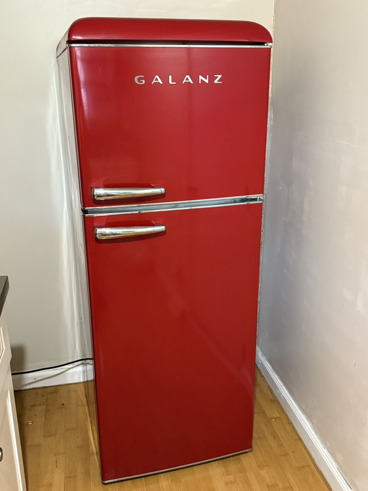 Galanz Retro Style Refrigerator High Gloss Cherry Red